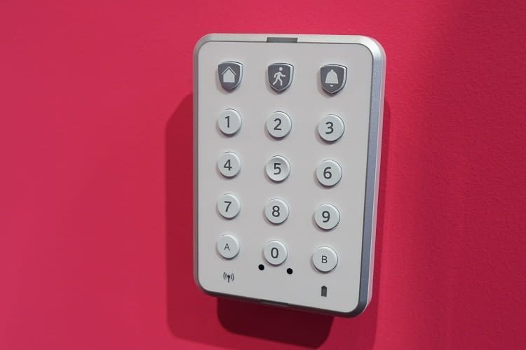 ifa-2017-magenta-smarthome-mit-centralite-security-keypad.jpg