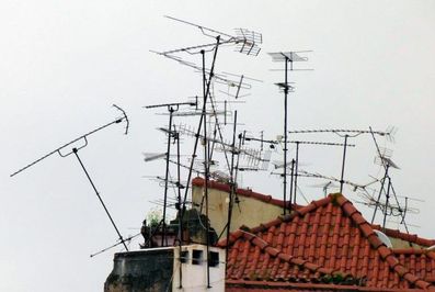 kw1817_erstmalverstehen_dvb-t2_dach_antenne-900x506.jpg